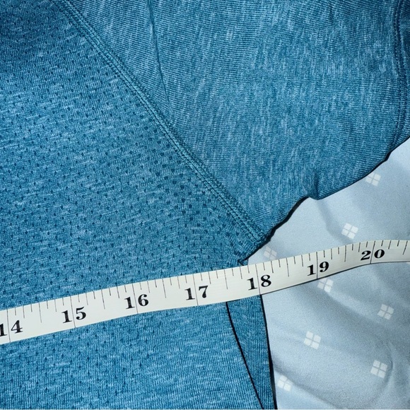 Gymshark Blue Short Sleeve Tee for Active Comfort - Picture 5 of 7